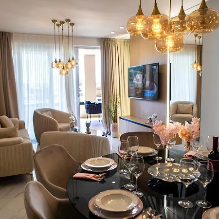 Villa Nina I - Apartments With Pool Near The Sea Apartment *
