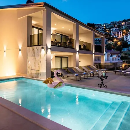 Villa Nina I - Apartments With Pool Near The Sea Apartment