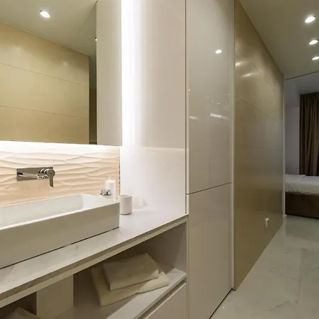 Villa Nina I - Apartments With Pool Near The Sea *