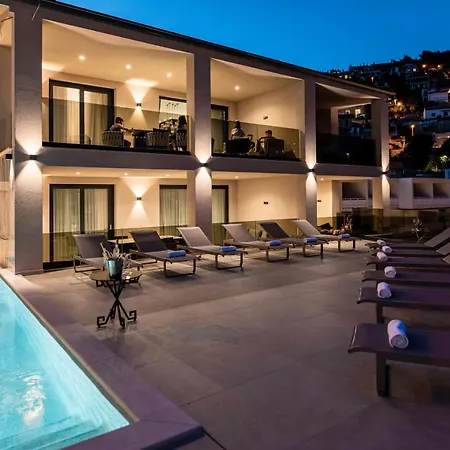 Villa Nina I - Apartments With Pool Near The Sea * Rabac