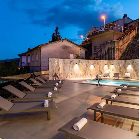 Apartment Villa Nina I - Apartments With Pool Near The Sea Rabac